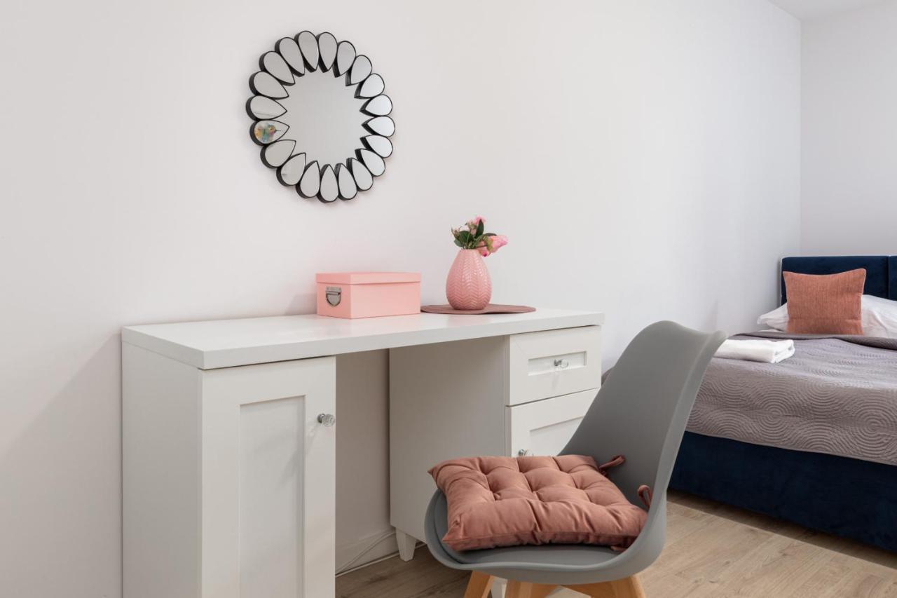 Four Season By Renters Apartment